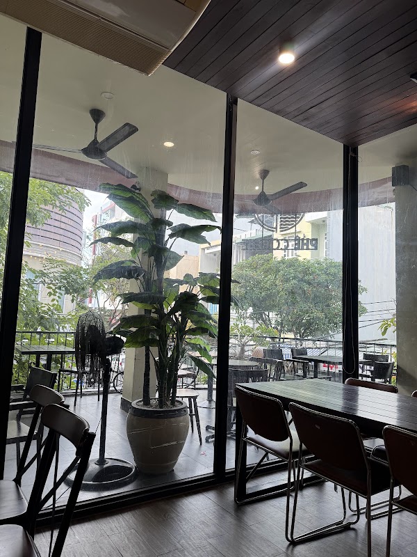 Phê Coffee 4