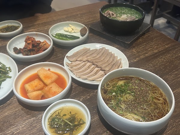 嚴湧帛豬肉湯飯海雲台店 4