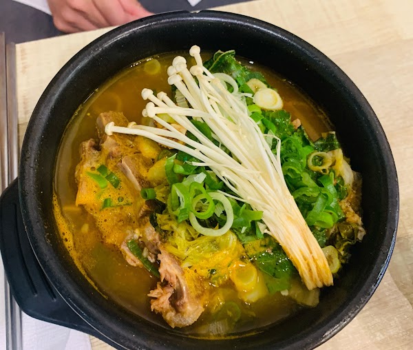 嚴湧帛豬肉湯飯海雲台店 3