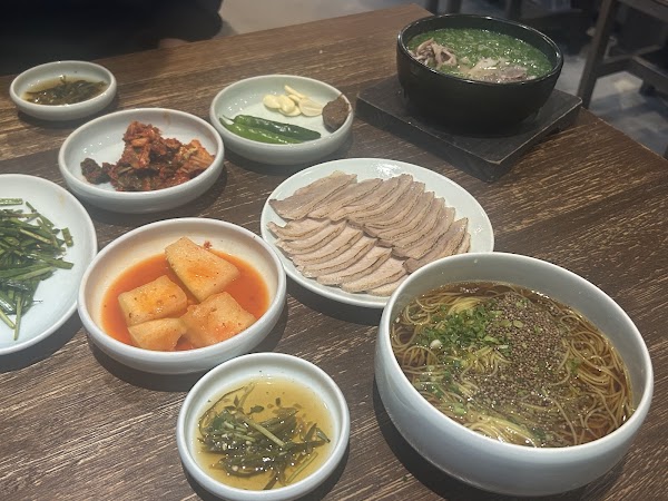 嚴湧帛豬肉湯飯海雲台店 2