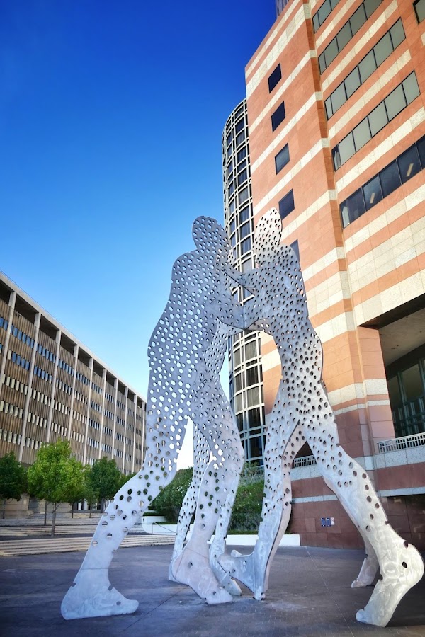Public Art "Molecule Man"