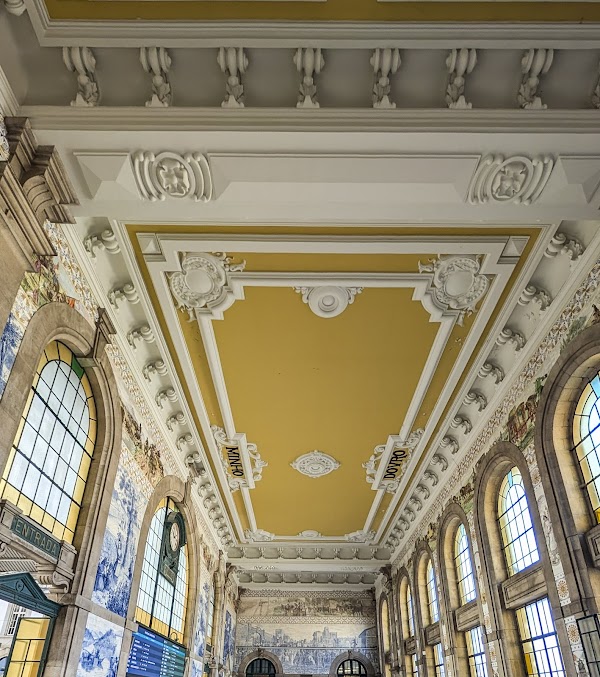 Praça Almeida Garrett, Porto