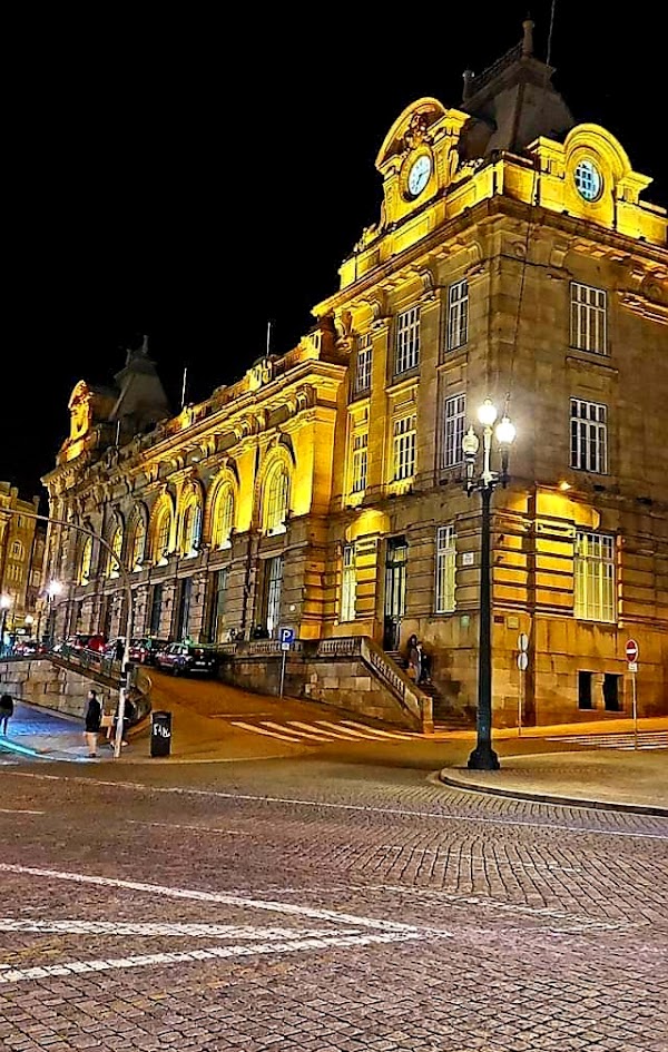 Praça Almeida Garrett, Porto 4