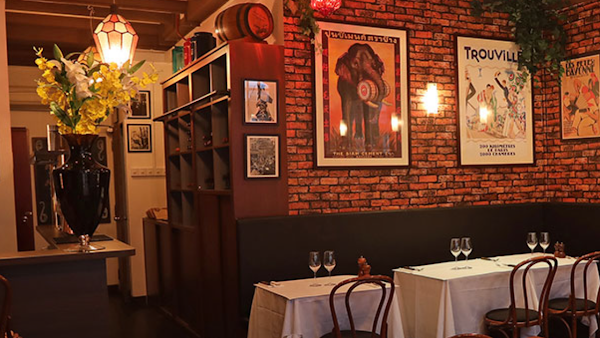 Les Bouchons Steakhouse Ann Siang