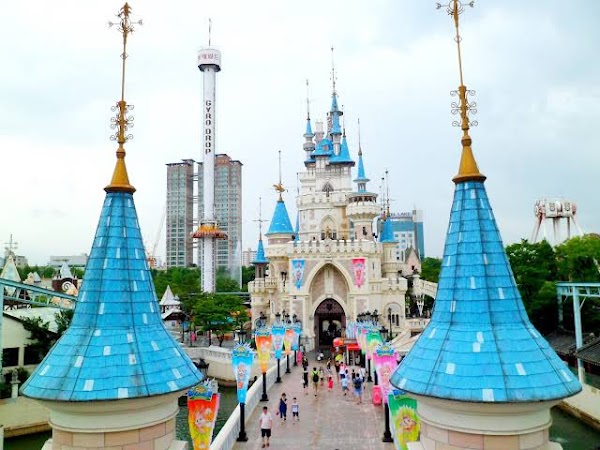 Lotte World Magic Island. 1