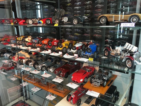 Model Garage Romu 5