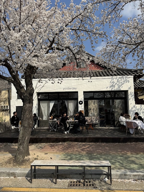 Yesterday Cafe 4