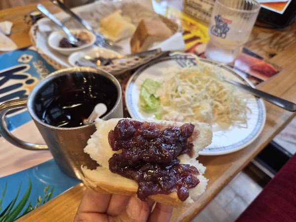 Komeda's Coffee Hakata Station Higashi 4