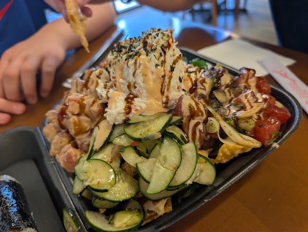 Locals Hawaiian Style Poke 4