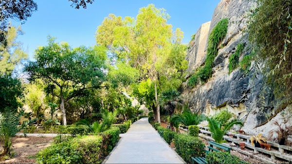 Sa Maison Garden