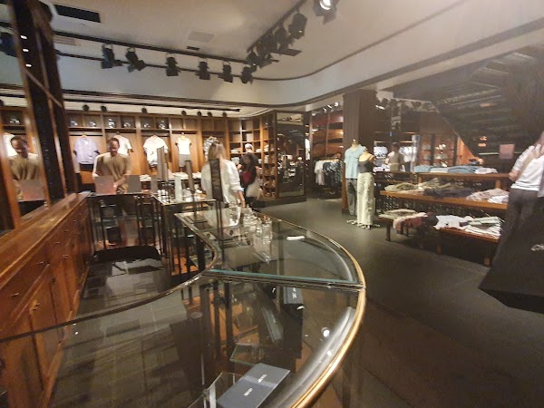Abercrombie & Fitch 4