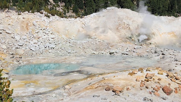 Bumpass Hell Trail