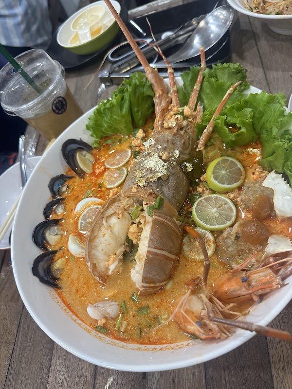 Pe Aor Tom Yum Kung Noodle 2