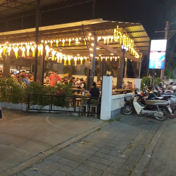Lamphun Walking Street