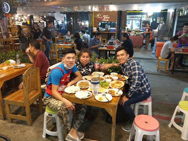 Owl Market 3