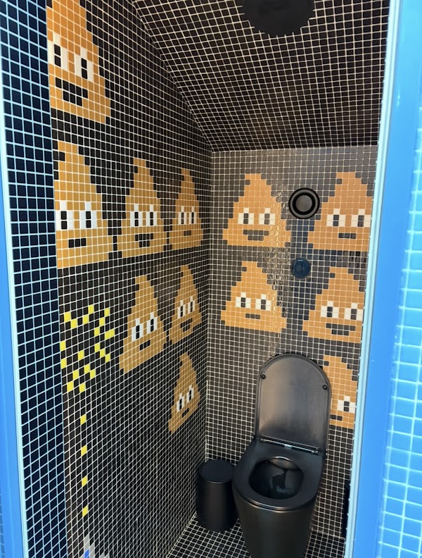 Pop&Roll Art Toilet 5