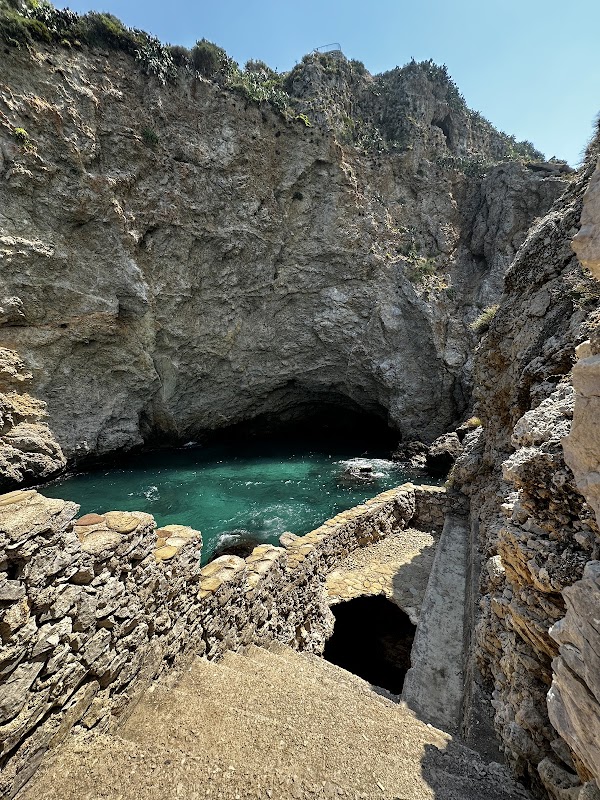 Grotta dei Muletti (Cala Muletti)