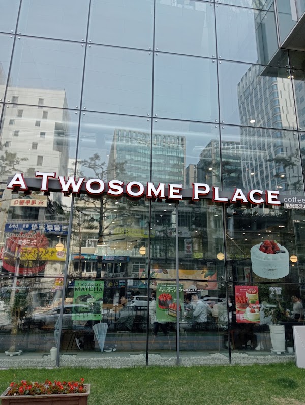 A Twosome Place Pineavenue 3