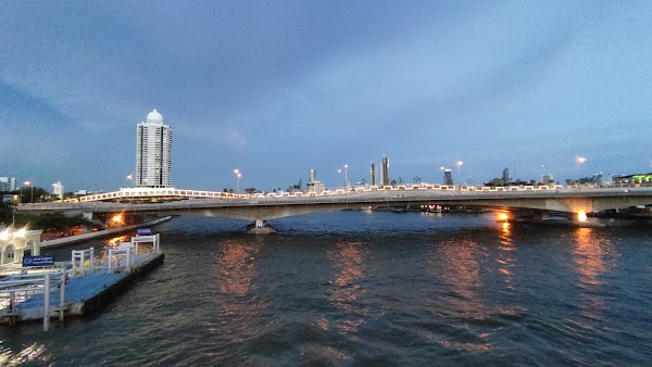 Phra Pokklao Bridge