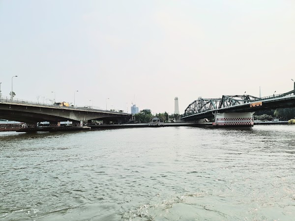 Phra Pokklao Bridge 3