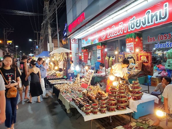 Tha Phae Walking Street