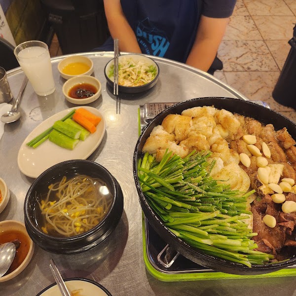 Sinchon Hwangso Gopchang 2