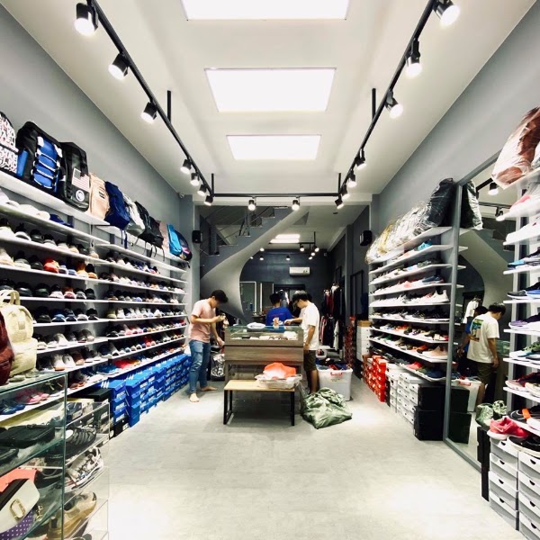 ONLINE SNEAKER STORE 5