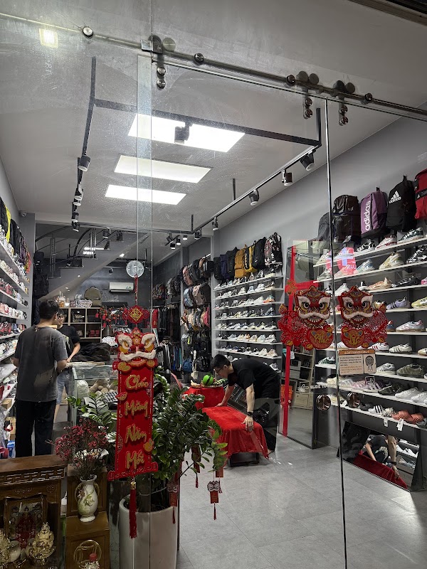 ONLINE SNEAKER STORE 3