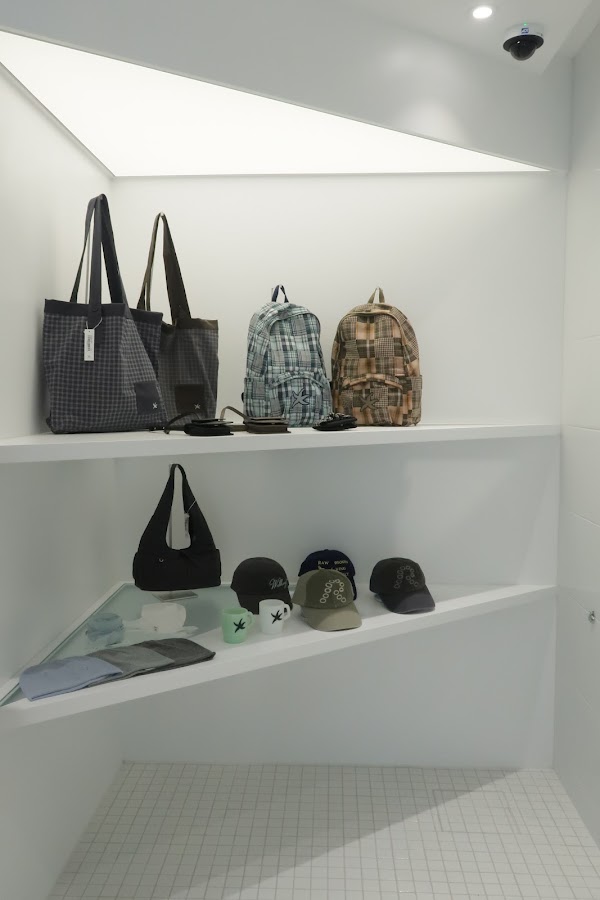 THECOLDESTMOMENT store 5