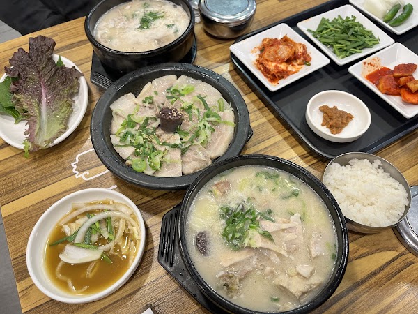 Haeundae Obok Dwaeji-gukbap Restaurant 3
