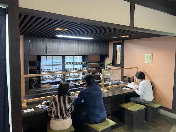 Shinryokusabo (green tea room & store) 4