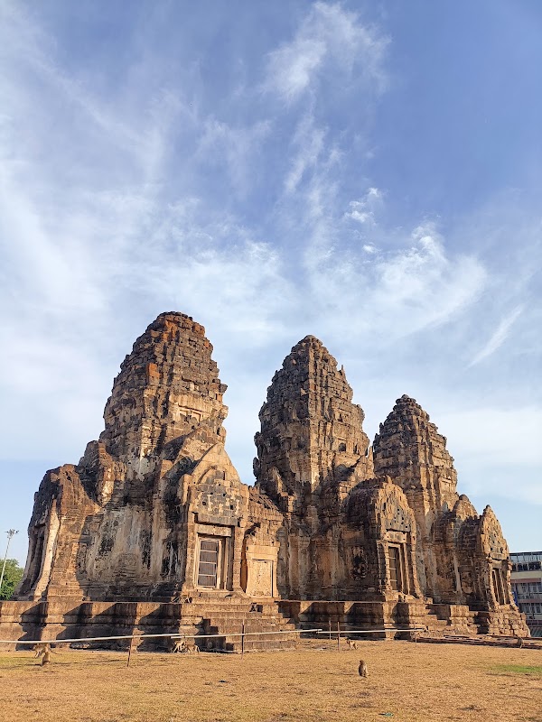 Phra Prang Sam Yot 1