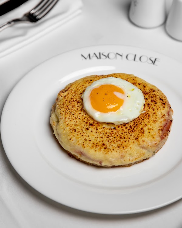 Maison Close Restaurant 4