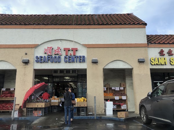 T.T Seafood Center