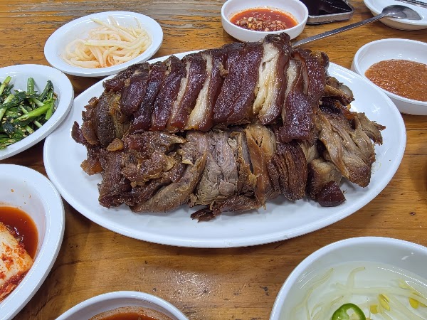 Seongsu Braised Pork Feet 3