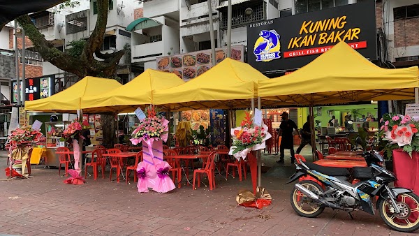 Restoran Kuning Ikan Bakar