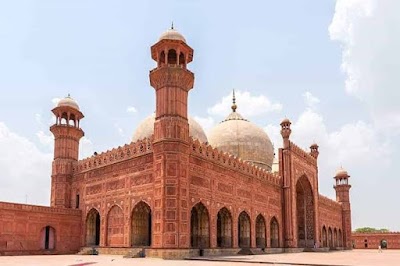 Badshahi Mosque 1