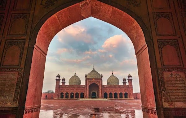 Badshahi Mosque 5