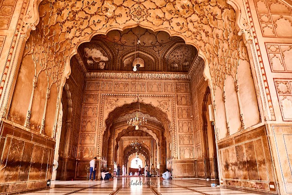 Badshahi Mosque 3