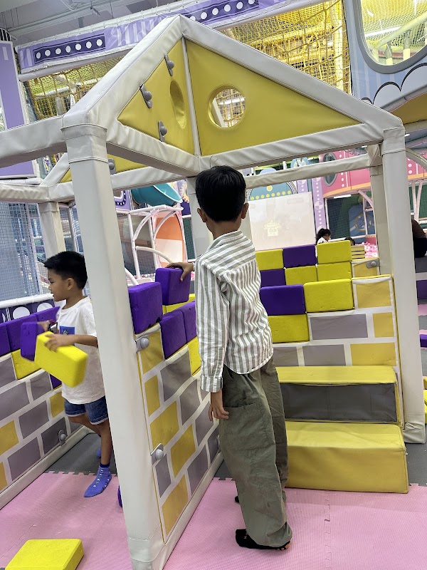 Kidzlandia Living World Denpasar 4
