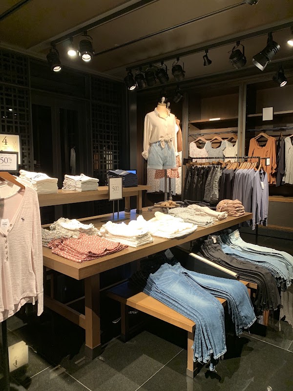 Abercrombie & Fitch 5