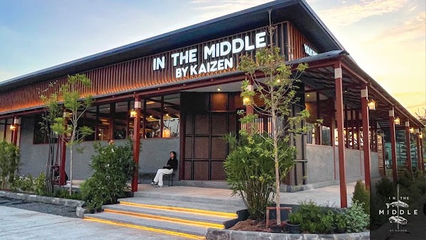 In The Middle by Kaizen อุบลราชธานี 1