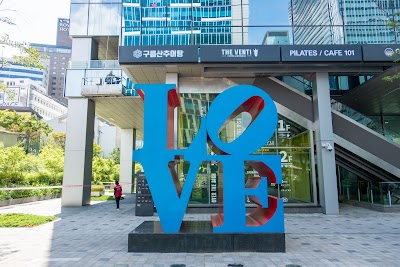 Love sculpture, Myeongdong 1