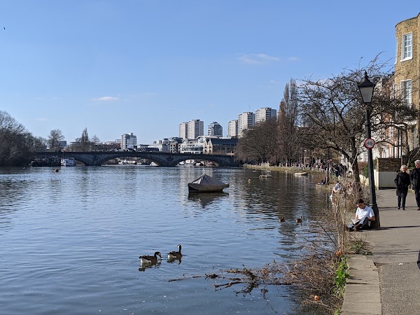 London 32
