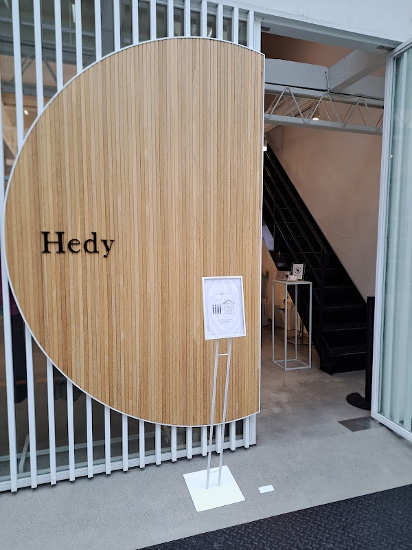Hedy Vintage shop Osaka 1