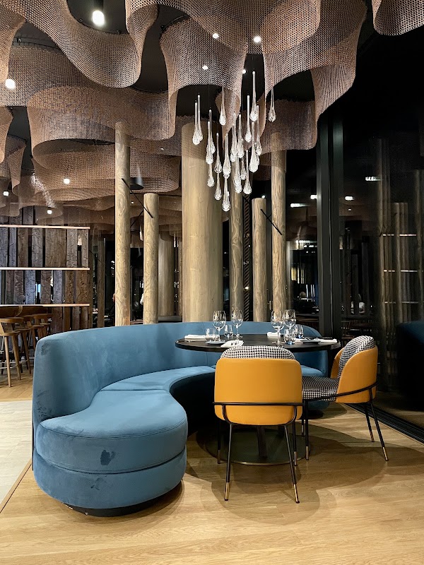 MOLO Restaurant