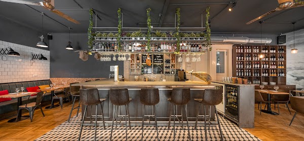 La Nube Tapas & Wine Restaurant