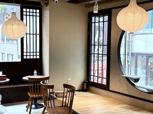 Cat Cafe Cat's Sarangchae 1