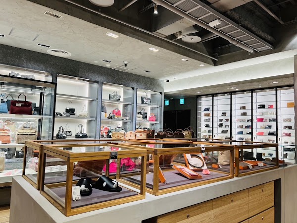 BRAND SHOP LIPS SAPPORO PARCO 5