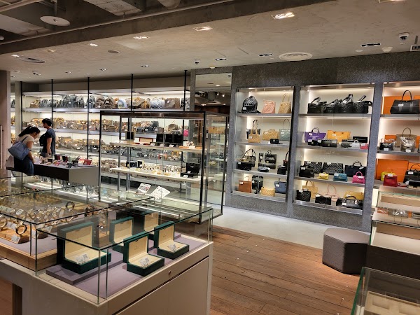 BRAND SHOP LIPS SAPPORO PARCO 2